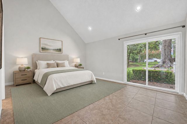 21 April Hill, Conroe, TX 77356