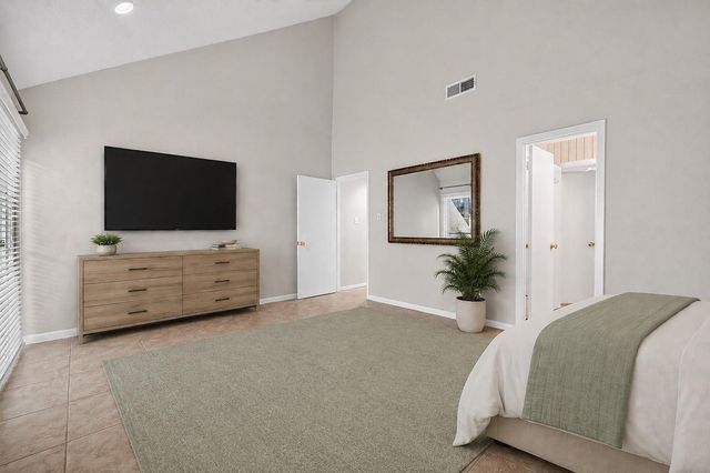21 April Hill, Conroe, TX 77356