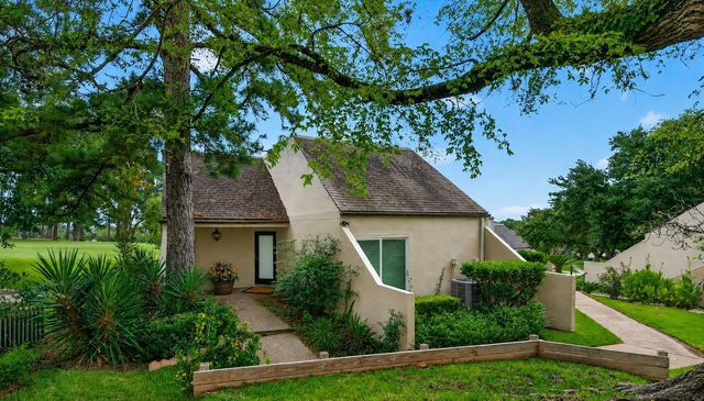 21 April Hill, Conroe, TX 77356