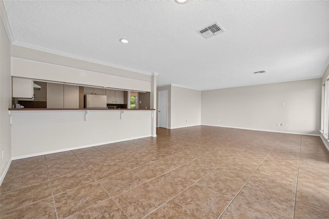 21 April Hill, Conroe, TX 77356