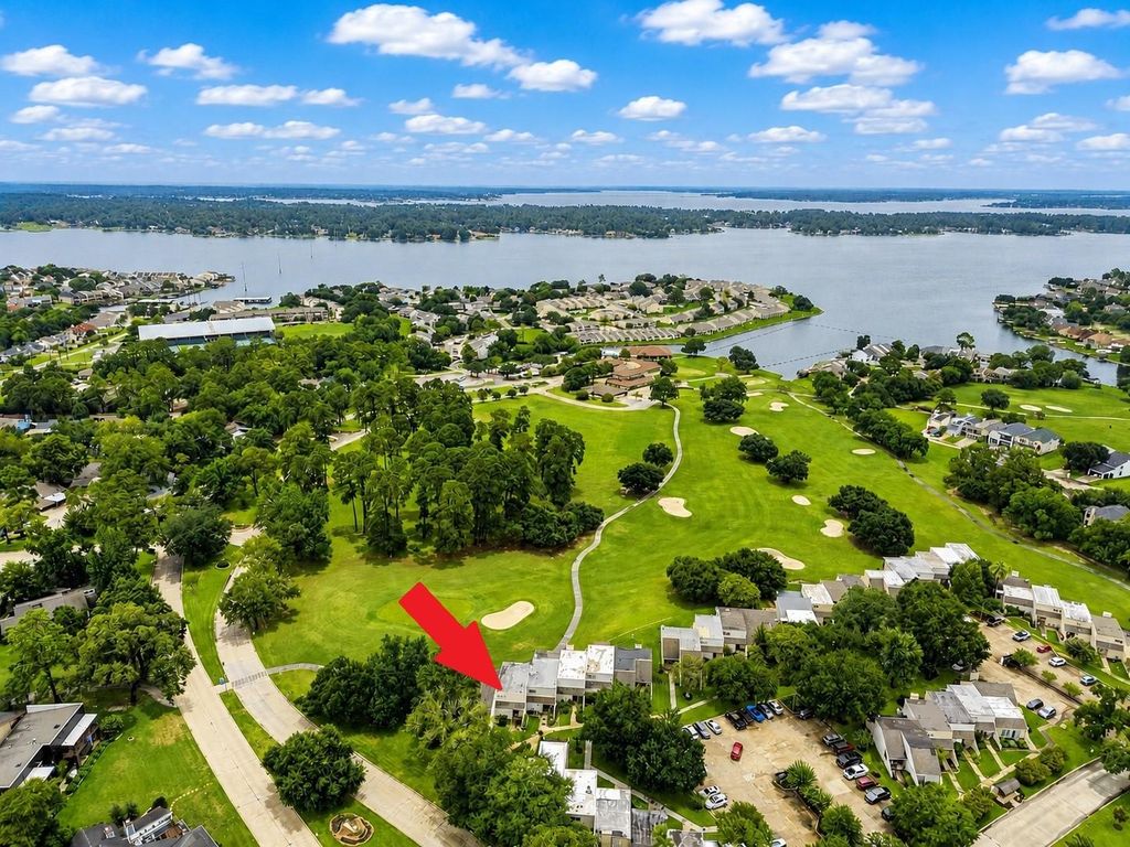21 April Hill, Conroe, TX 77356