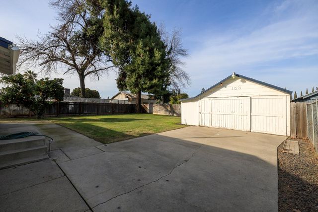 153 Almond Ave, Turlock, CA 95380