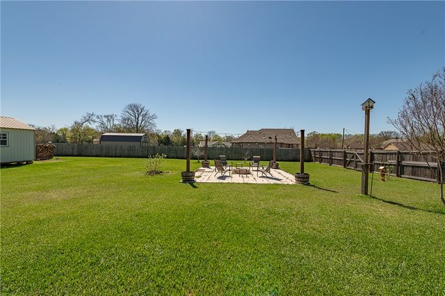 4265 Green Pastures, North Zulch, TX 77872