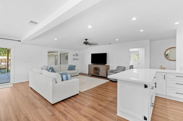 8850 Hildreth Ln, Stockton, CA 95212