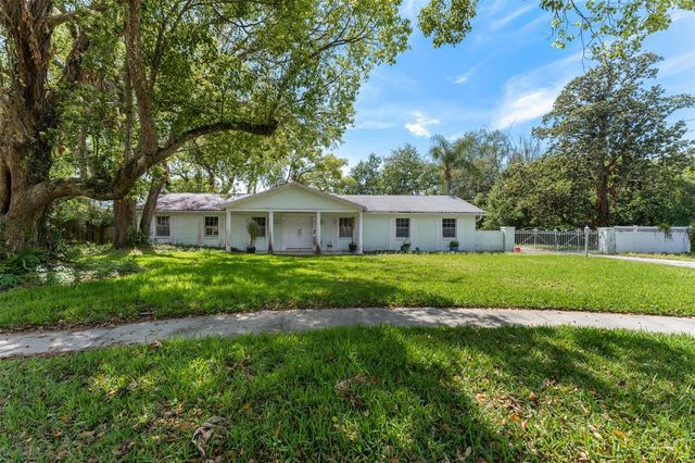 300 MONTICELLO DRIVE, Altamonte Springs, FL 32701