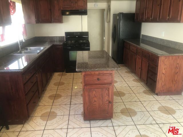 8159 ALDEA Avenue, Van Nuys (los Angeles), CA 91406