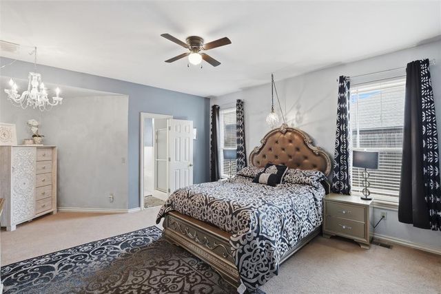 704 N Geronimo Way, Mustang, OK 73064