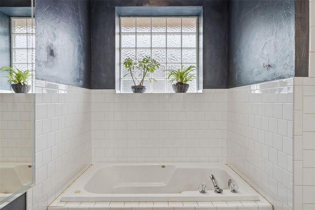 704 N Geronimo Way, Mustang, OK 73064