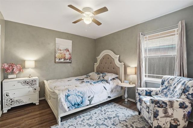 704 N Geronimo Way, Mustang, OK 73064