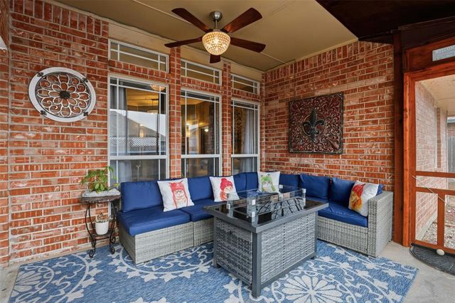 704 N Geronimo Way, Mustang, OK 73064