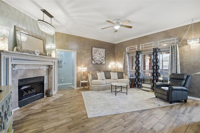 704 N Geronimo Way, Mustang, OK 73064