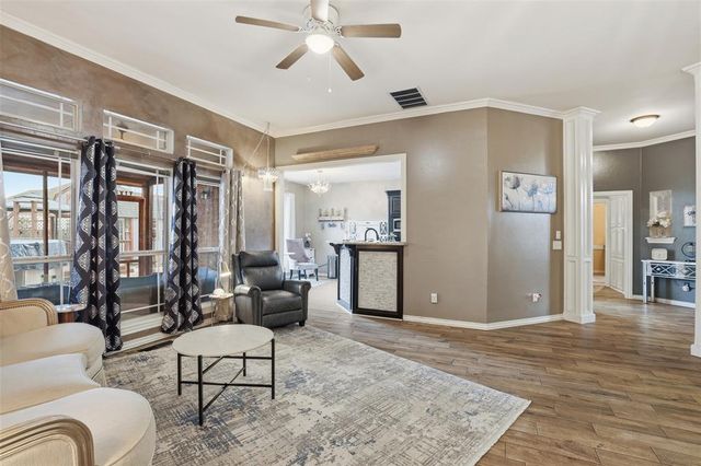 704 N Geronimo Way, Mustang, OK 73064