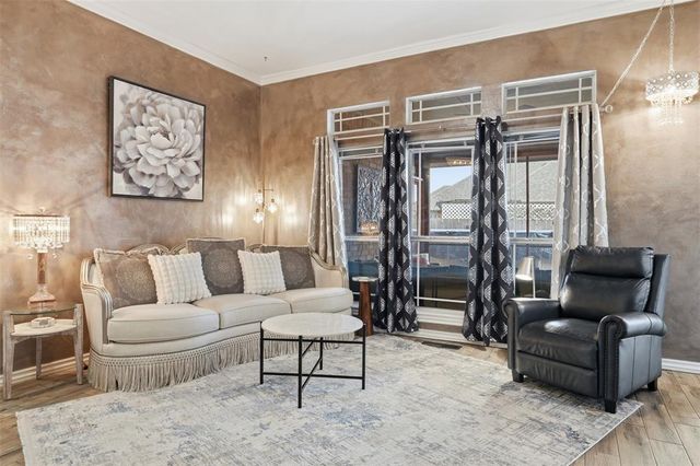 704 N Geronimo Way, Mustang, OK 73064