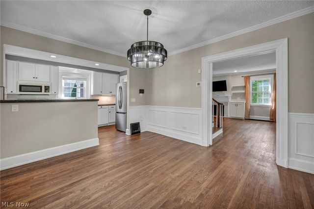 137 N Rose Boulevard, Akron, OH 44302