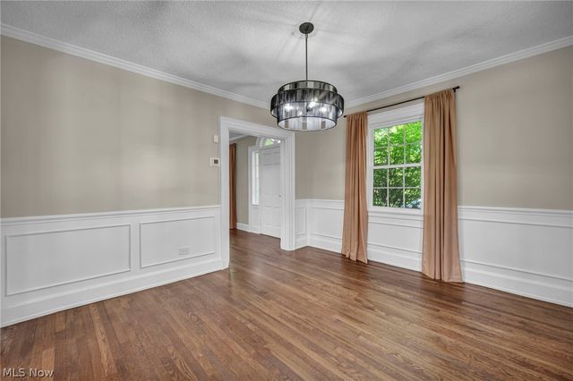 137 N Rose Boulevard, Akron, OH 44302