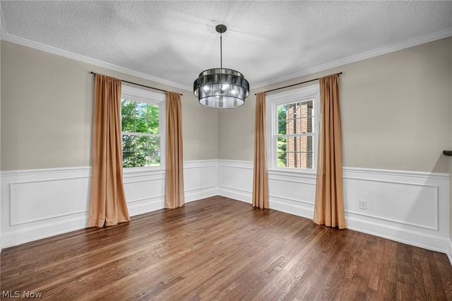 137 N Rose Boulevard, Akron, OH 44302