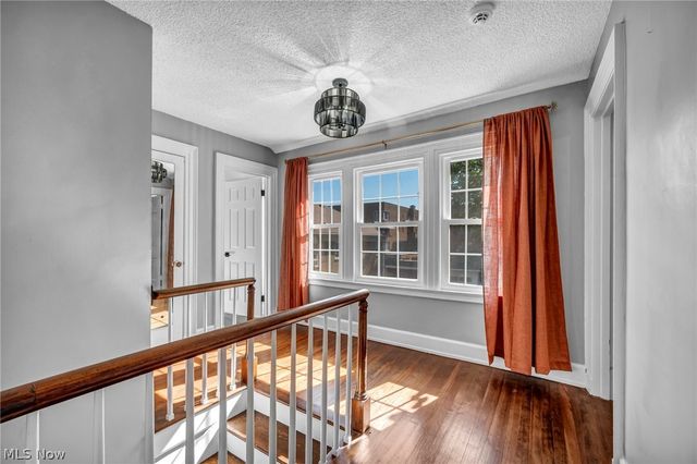 137 N Rose Boulevard, Akron, OH 44302