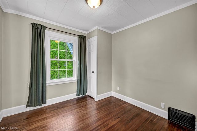 137 N Rose Boulevard, Akron, OH 44302