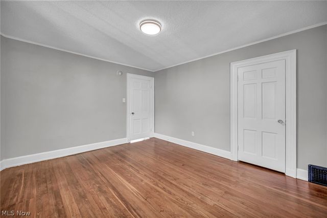 137 N Rose Boulevard, Akron, OH 44302