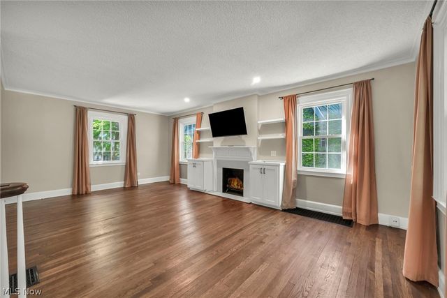 137 N Rose Boulevard, Akron, OH 44302