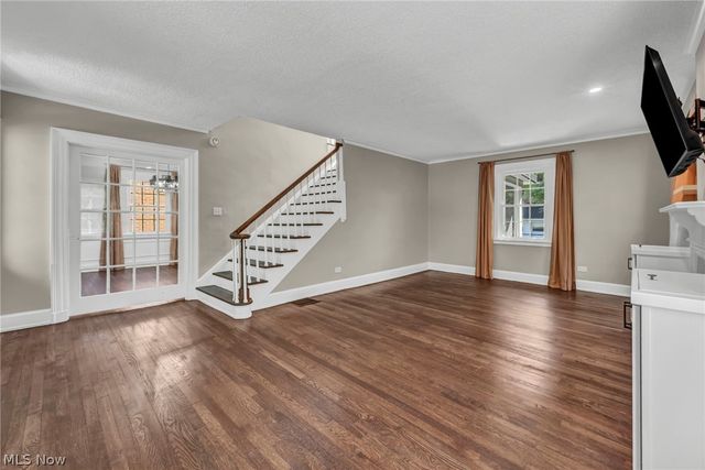 137 N Rose Boulevard, Akron, OH 44302