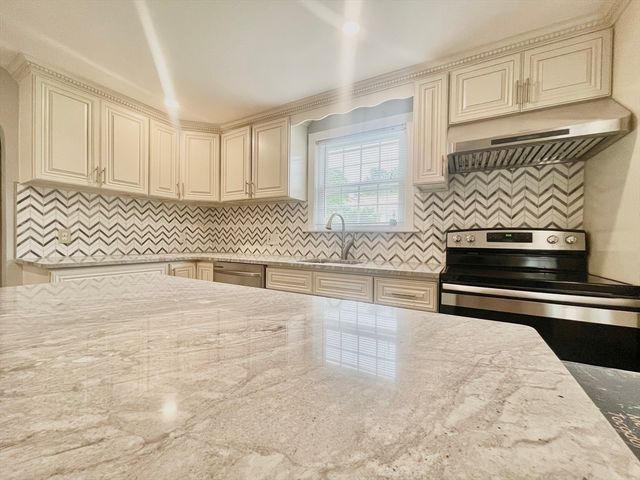 27 Gilmore Rd 0, Belmont, MA 02478