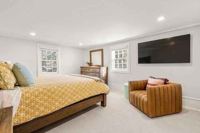 151 Oakland Street, Wellesley, MA 02481