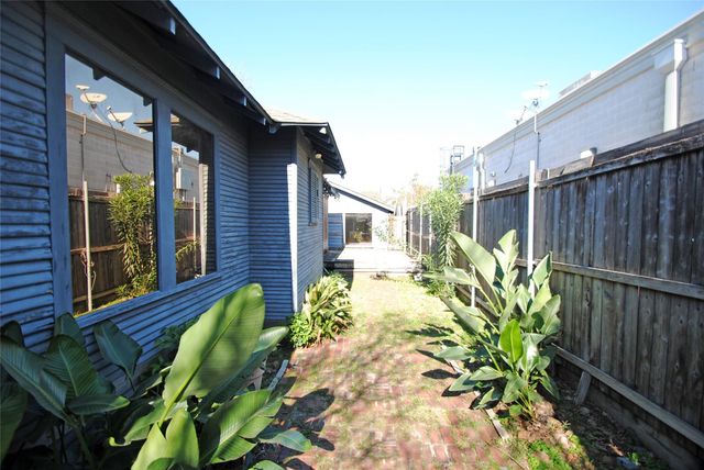 1110 Missouri Street, Houston, TX 77006