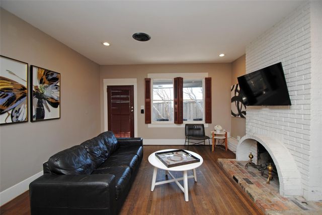 1110 Missouri Street, Houston, TX 77006