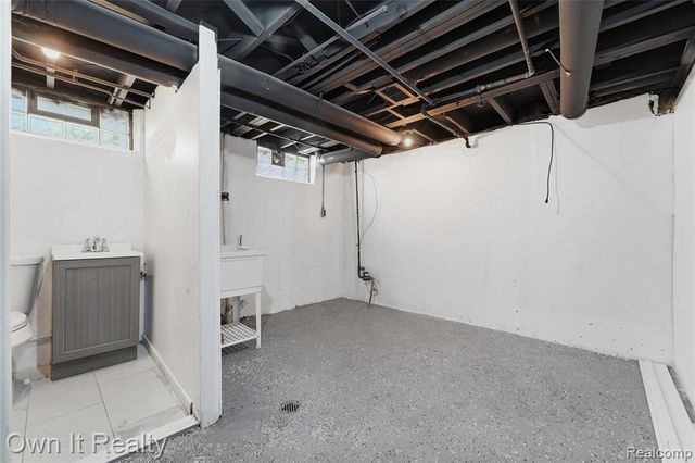 6454 Vaughan Street, Detroit, MI 48228
