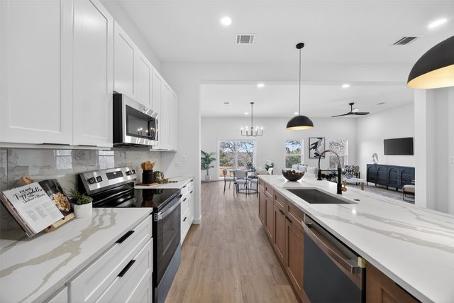 555 Burrell Drive, Dallas, TX 75232