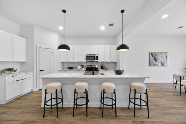 555 Burrell Drive, Dallas, TX 75232