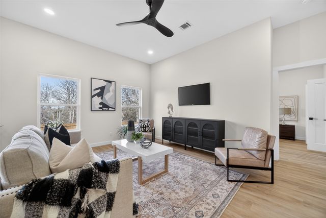 555 Burrell Drive, Dallas, TX 75232