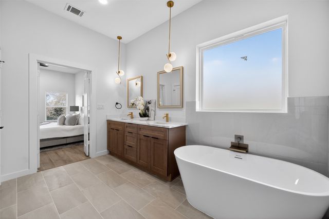 555 Burrell Drive, Dallas, TX 75232