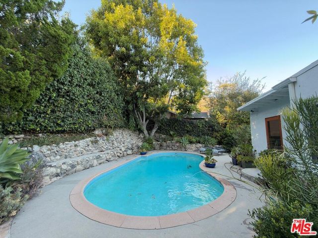 3323 Reta Street, La Crescenta, CA 91214