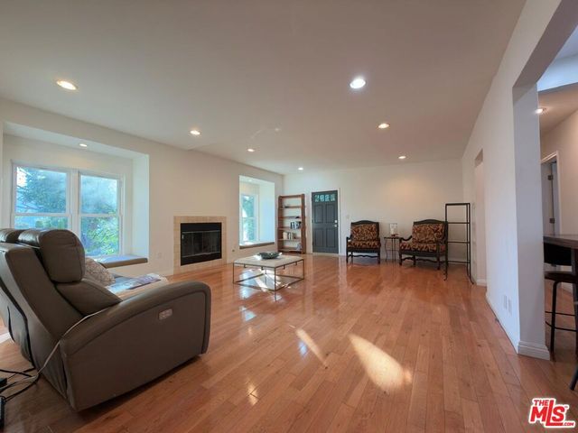 3323 Reta Street, La Crescenta, CA 91214