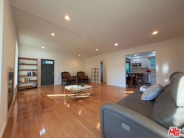 3323 Reta Street, La Crescenta, CA 91214