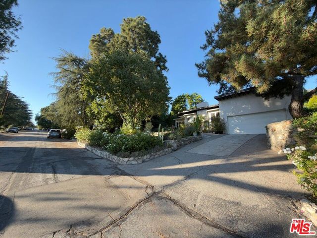 3323 Reta Street, La Crescenta, CA 91214