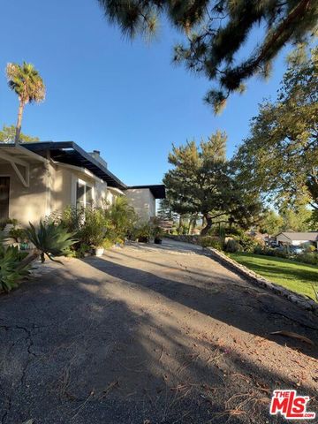 3323 Reta Street, La Crescenta, CA 91214
