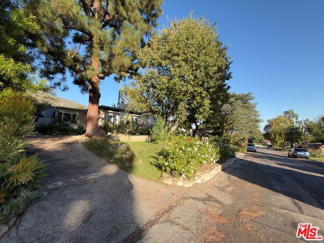 3323 Reta Street, La Crescenta, CA 91214