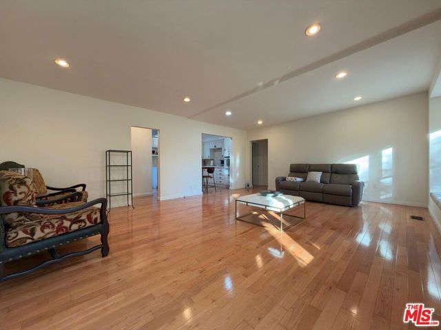3323 Reta Street, La Crescenta, CA 91214