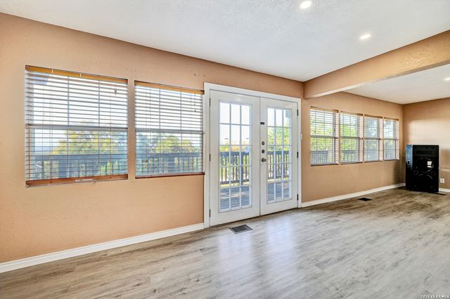 1125 HIGH POINT LN, Spring Branch, TX 78070