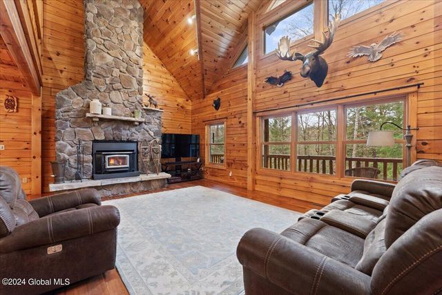 33 Deer Creek Road, Bolton, NY 12824