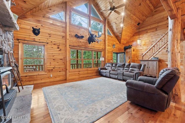 33 Deer Creek Road, Bolton, NY 12824