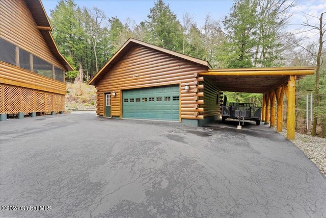 33 Deer Creek Road, Bolton, NY 12824
