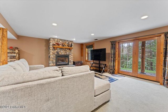 33 Deer Creek Road, Bolton, NY 12824