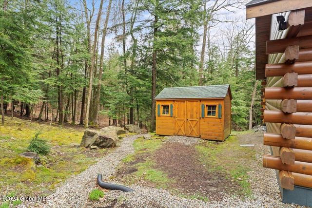 33 Deer Creek Road, Bolton, NY 12824