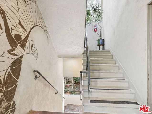1520 N Hayworth Avenue 17, Los Angeles, CA 90046