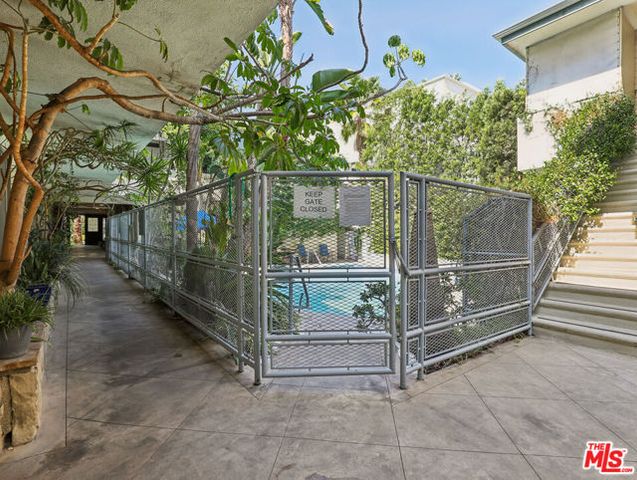 1520 N Hayworth Avenue 17, Los Angeles, CA 90046