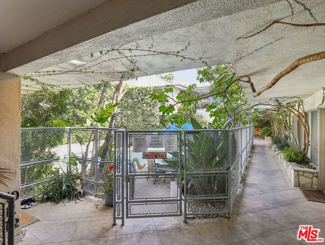 1520 N Hayworth Avenue 17, Los Angeles, CA 90046